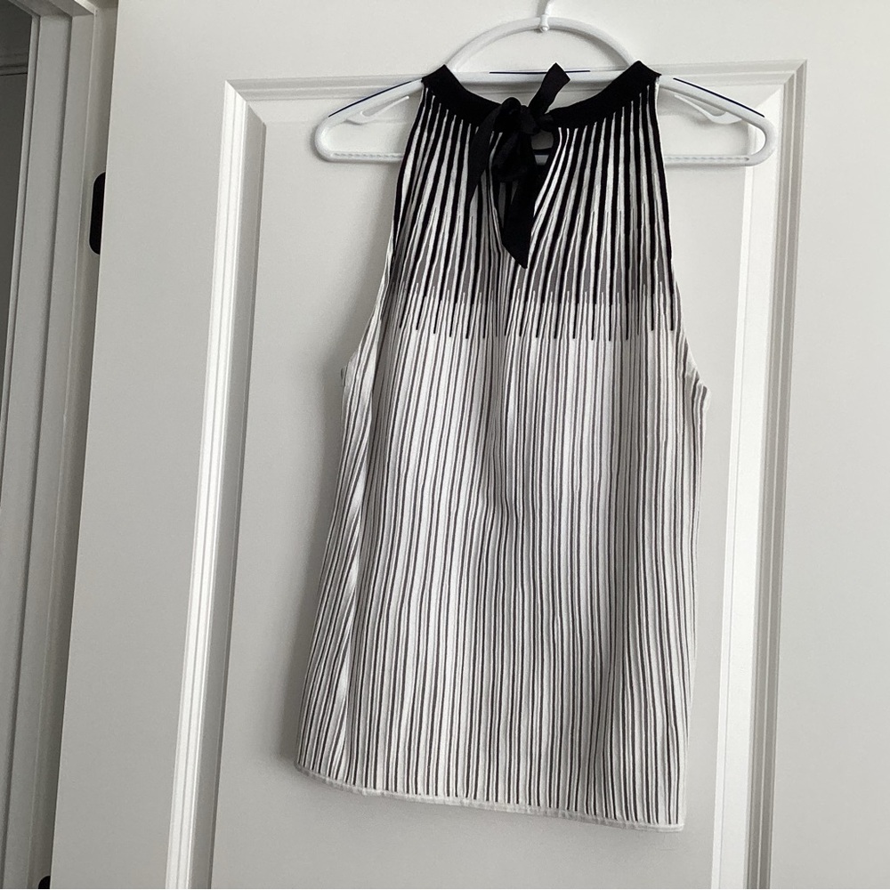 White House Black Market Monochrome Striped Halter Blouse -  Size M - NWOT - Picture 2 of 3